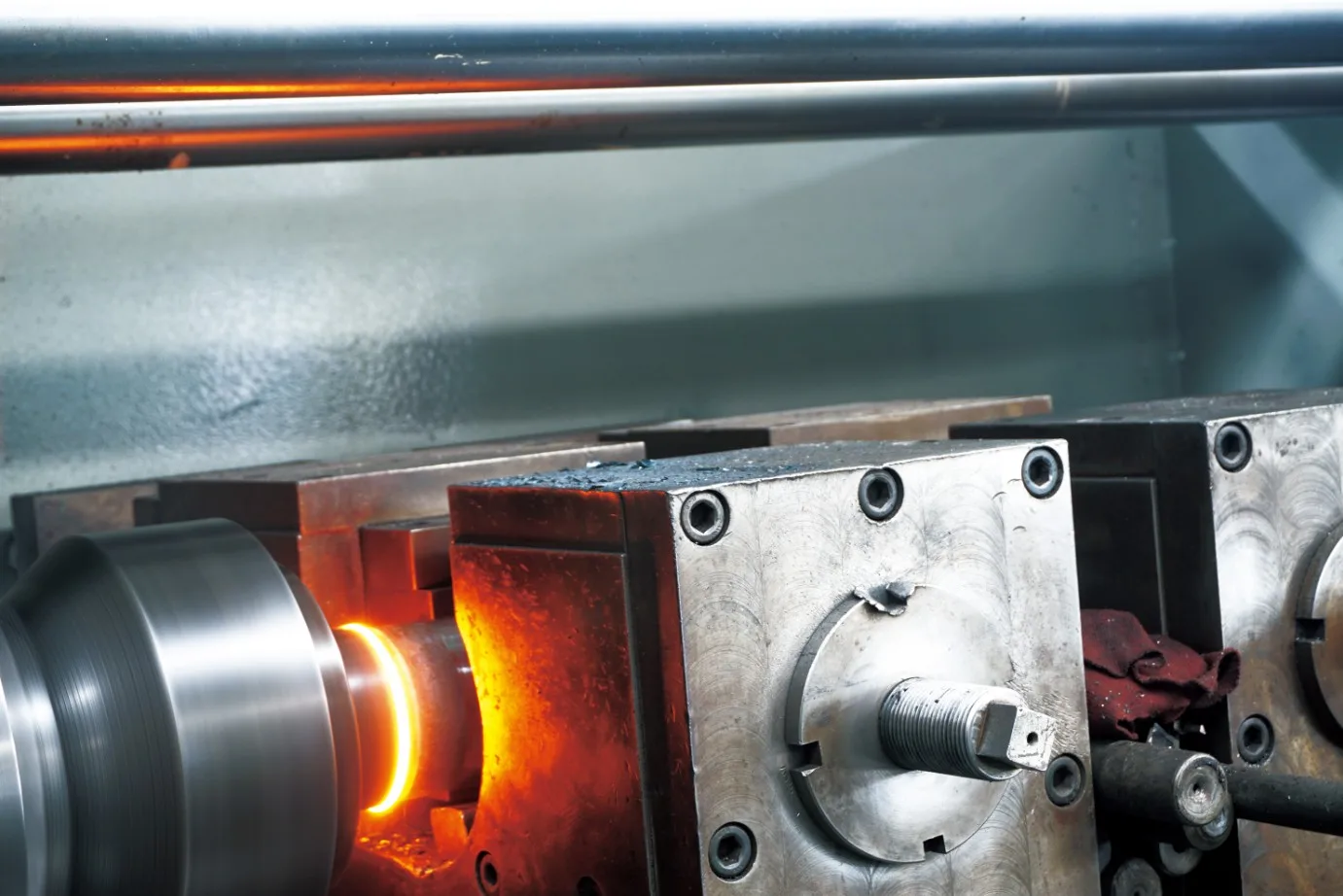 HCIC 유압 실린더:4Core 유형 및 맞춤형 솔루션